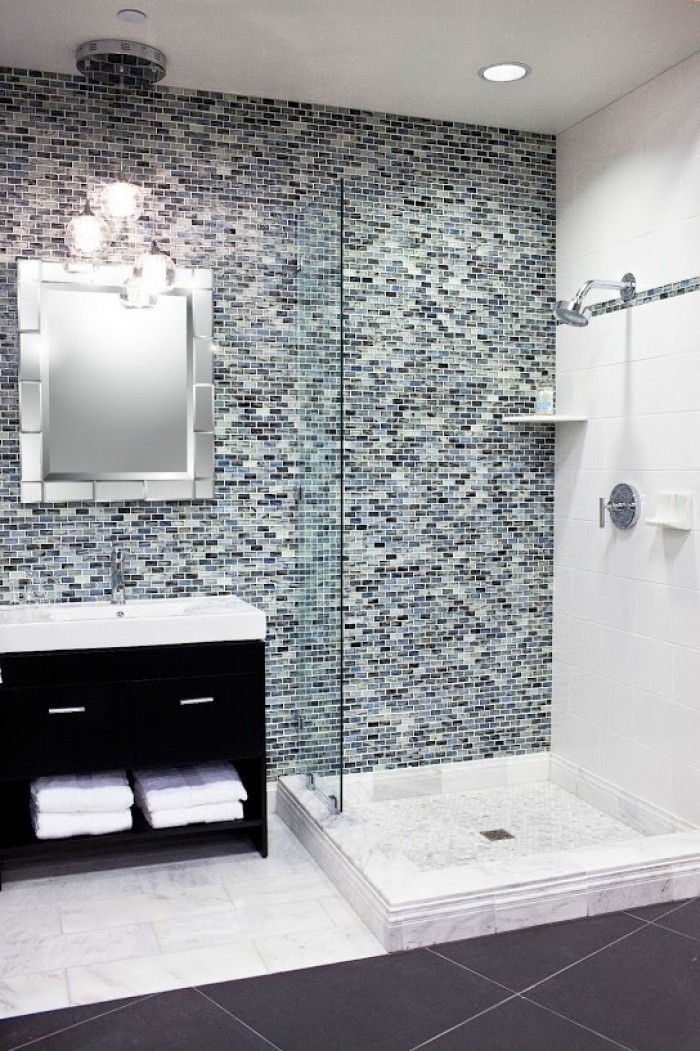 THREEFIXTURE BATHROOM