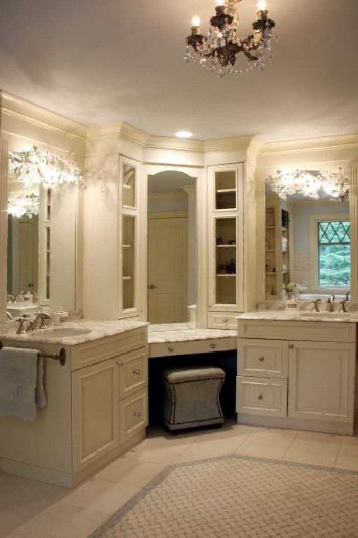 Corner vanity with dressing table